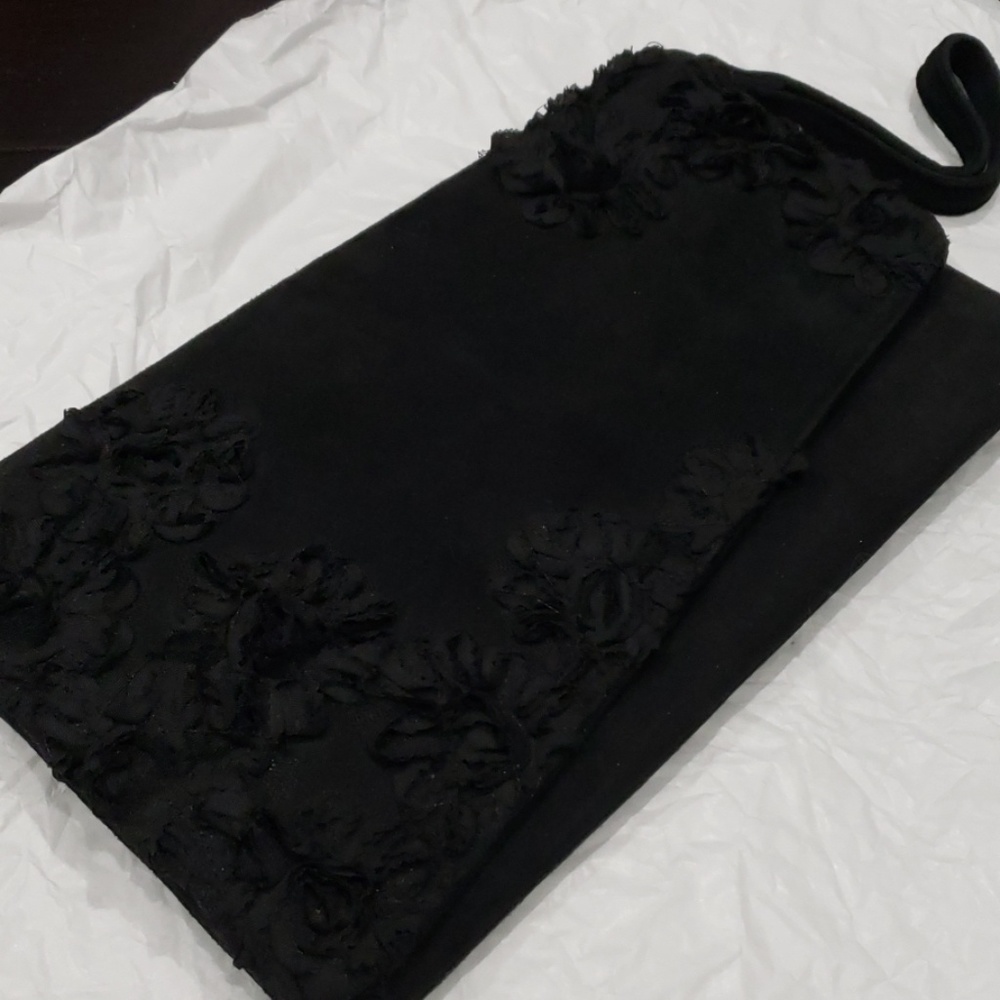 Sale!!Zara Basic Suede Floral Black Clutch